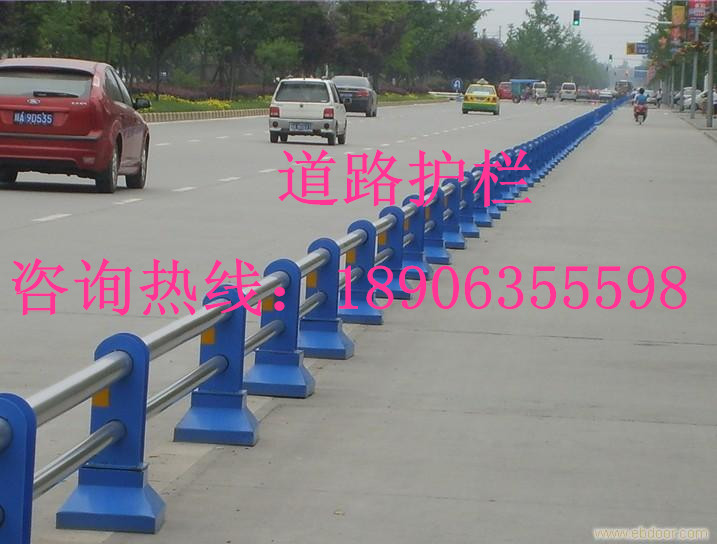 不銹鋼隔離護(hù)欄01、隔離護(hù)欄