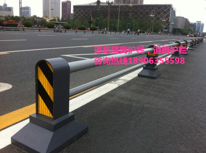 道路護(hù)欄，道路隔離柱，隔離墩