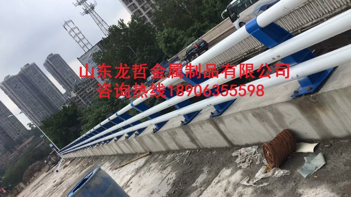 橋梁防撞護(hù)欄，防撞立柱